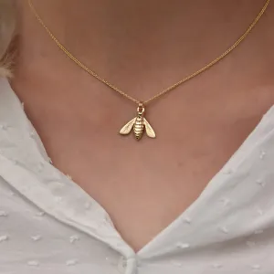 Honeybee Large Pendant in 9ct Yellow Gold