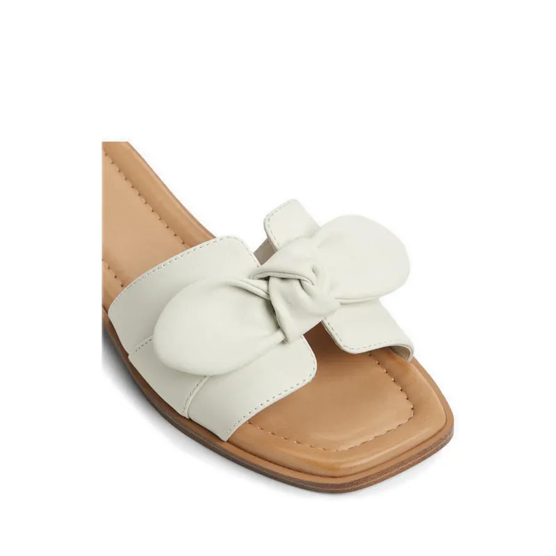 Lavinia Flat Sandals - White