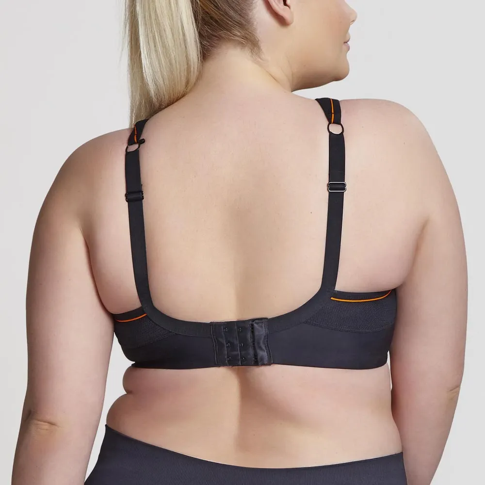 Plus Size Underwire Sports Bra Black
