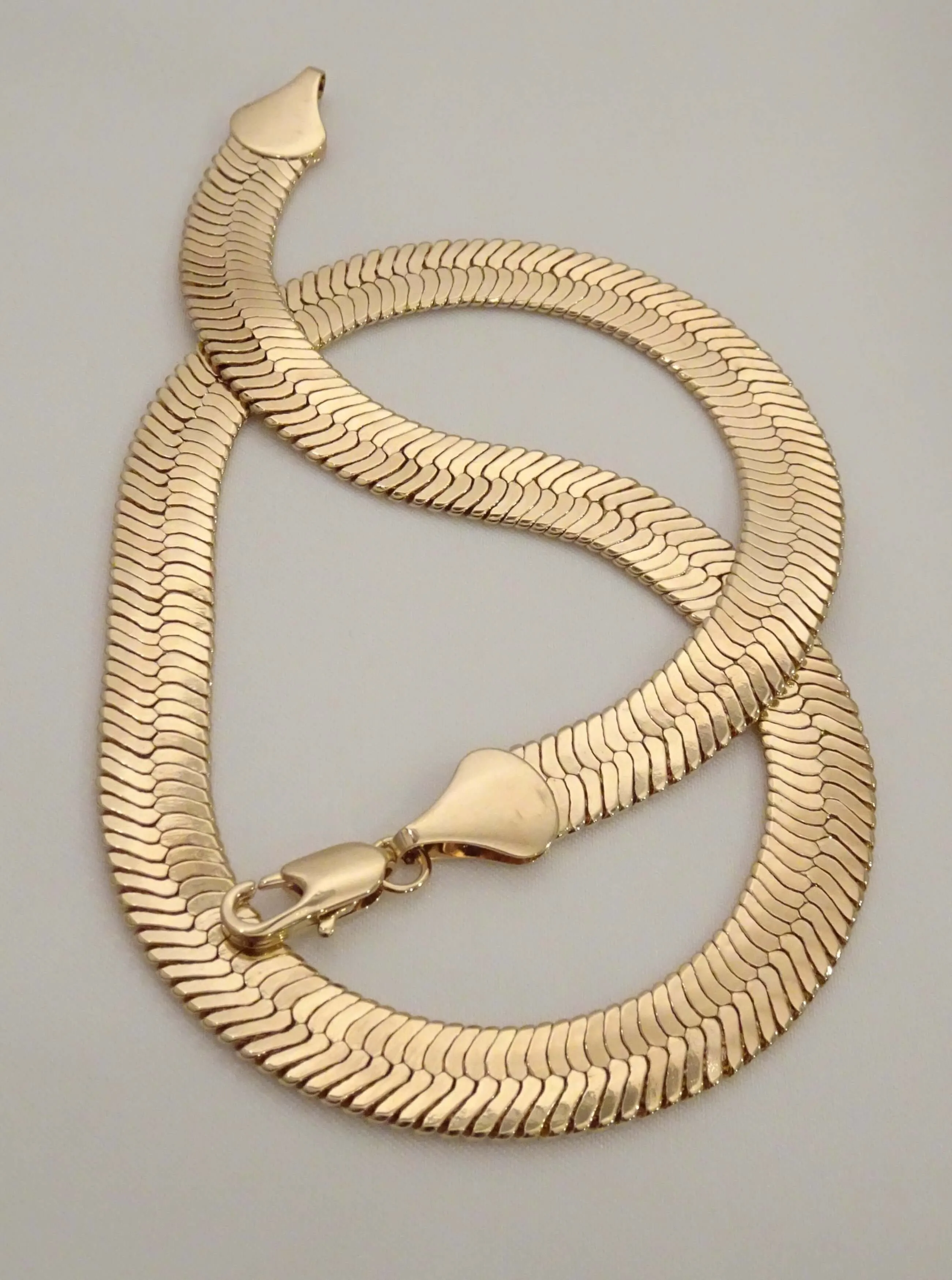 The Wide Herringbone Chain