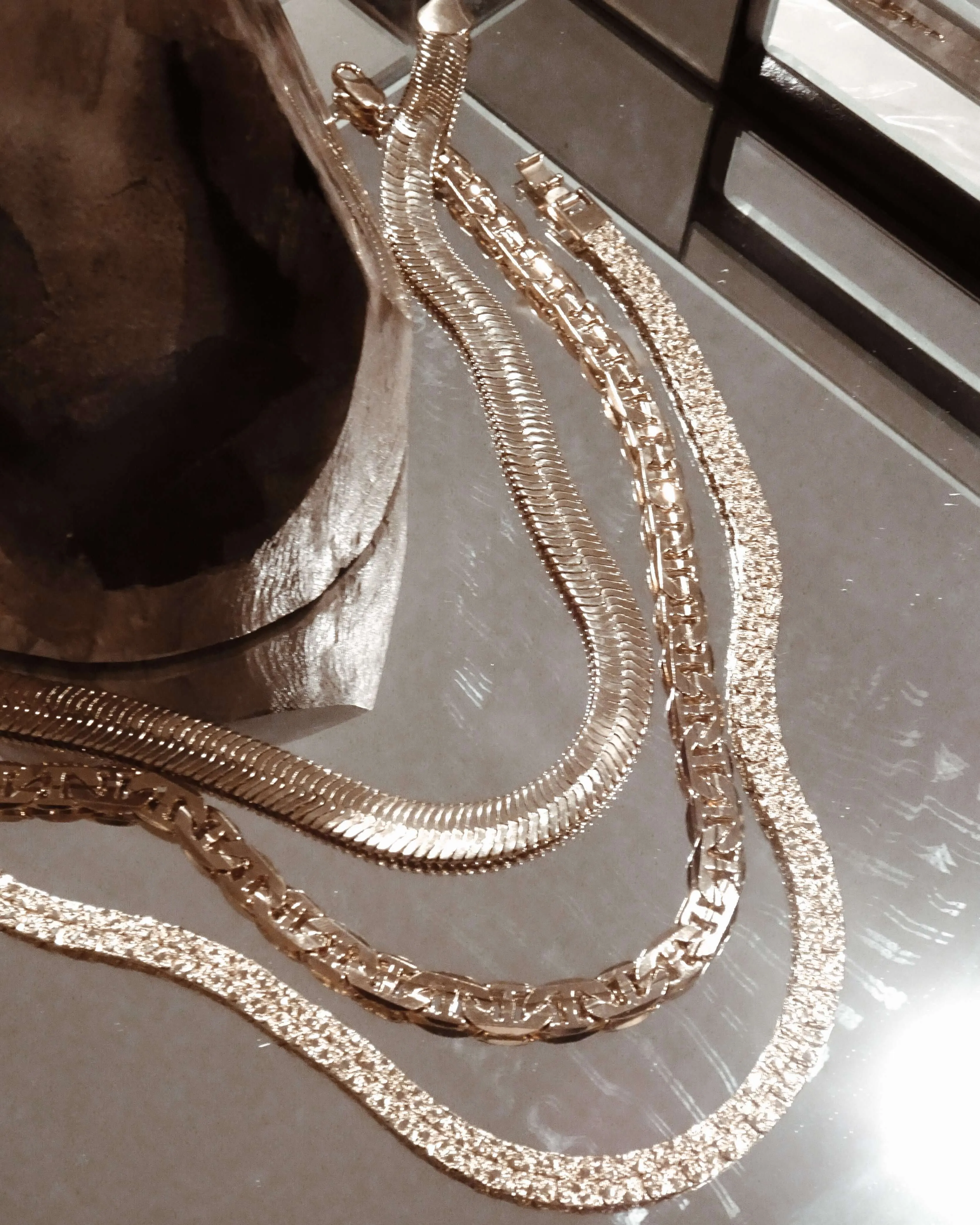 The Wide Herringbone Chain