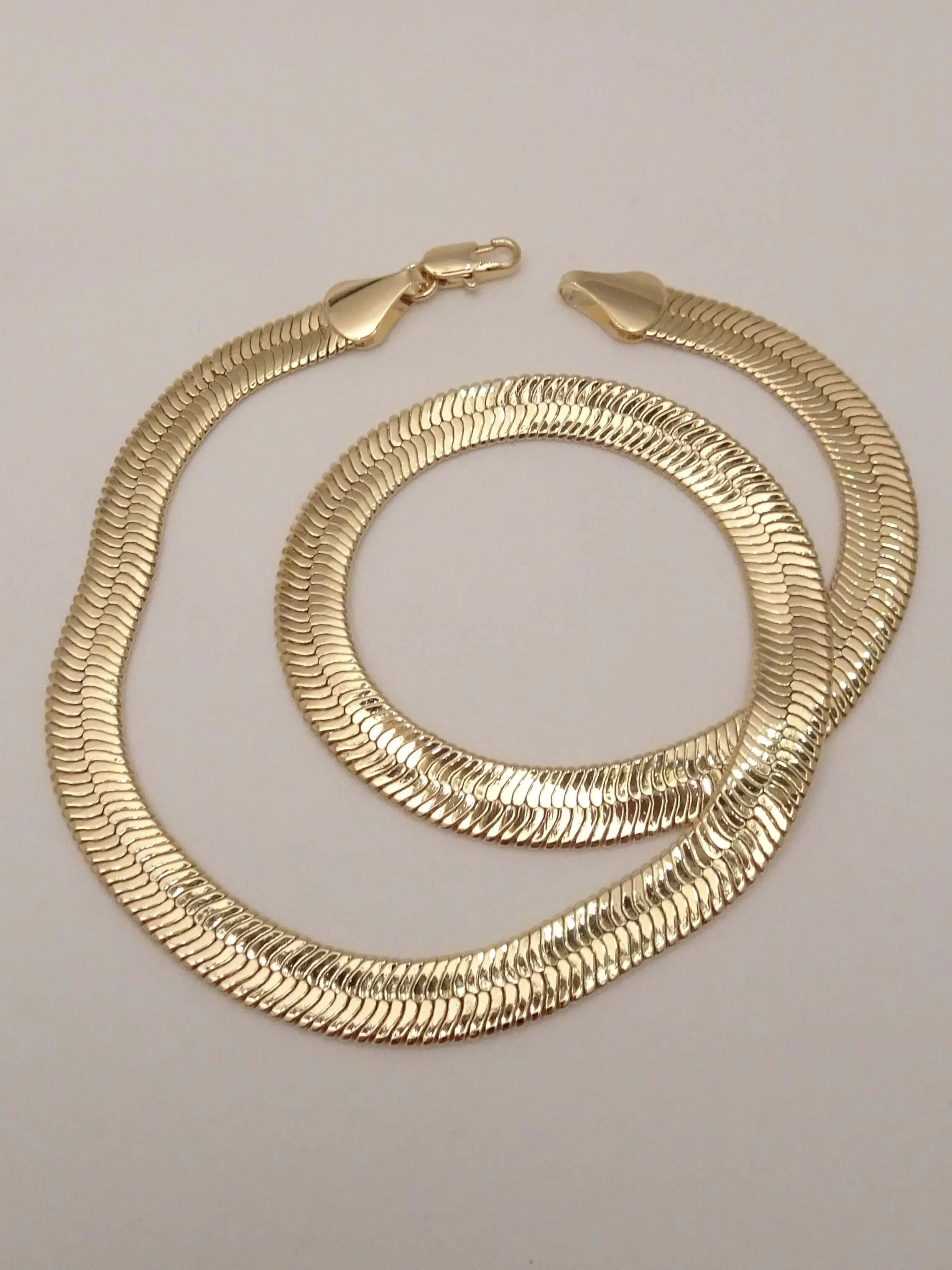 The Wide Herringbone Chain