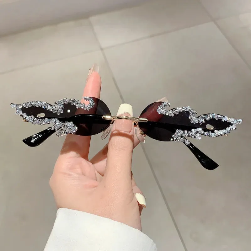 VAIGE Dazzling Fire-Shaped Rhinestone Sunglasses in Bold Red and Shimmering Gold