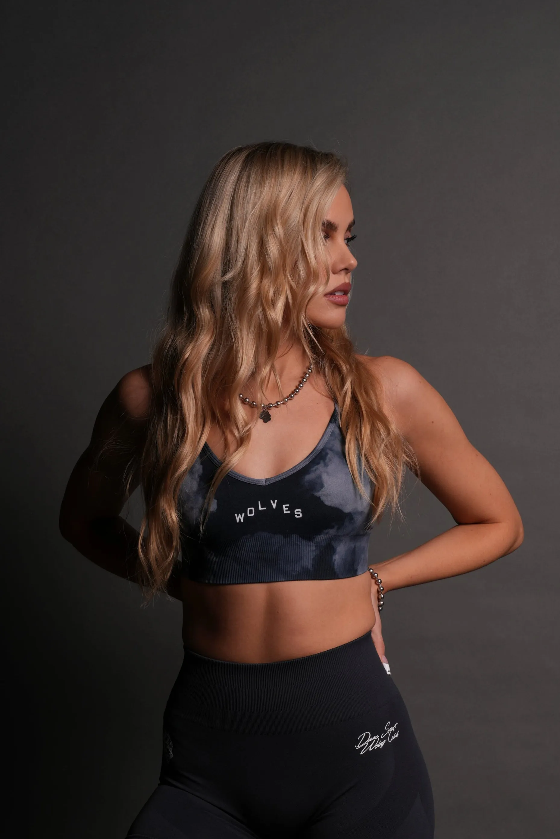 Wolves Pyramid "Everson Seamless" Sports Bra in Darc Blue Big Ghost Clouds