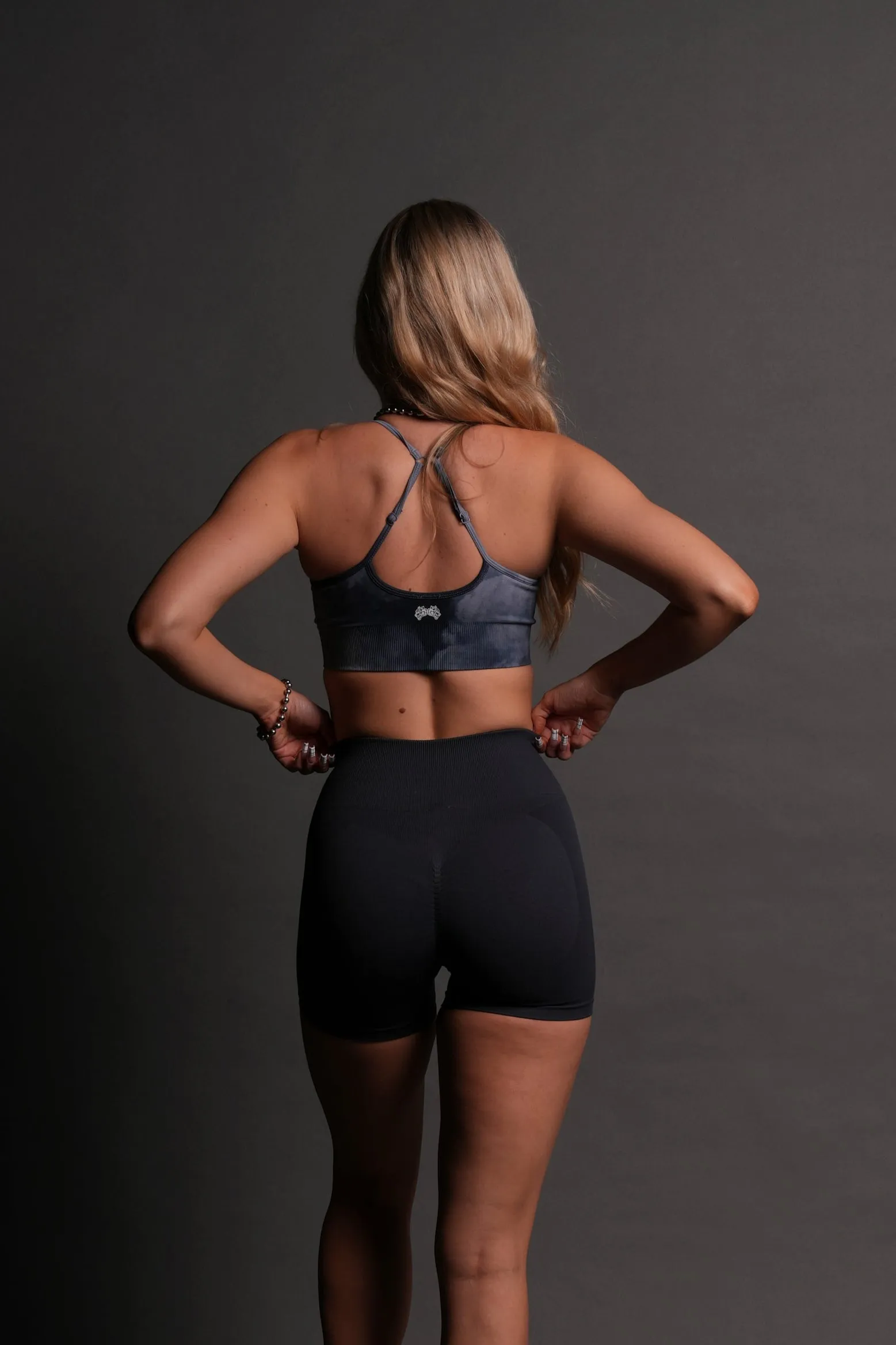 Wolves Pyramid "Everson Seamless" Sports Bra in Darc Blue Big Ghost Clouds